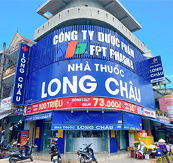 LONG <br> CHÂU